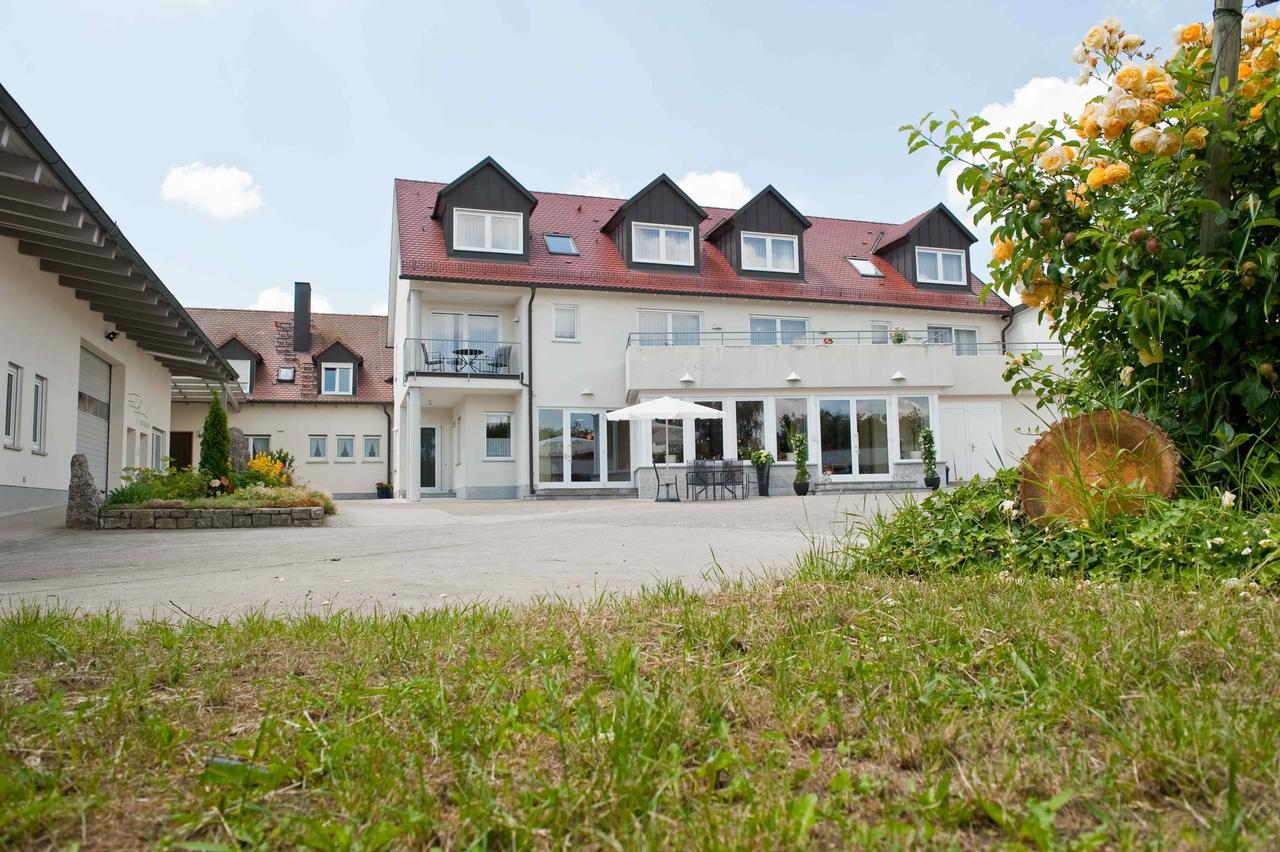 Felshof - Weingut & Gaestehaus Hotel Sommerhausen Exterior photo